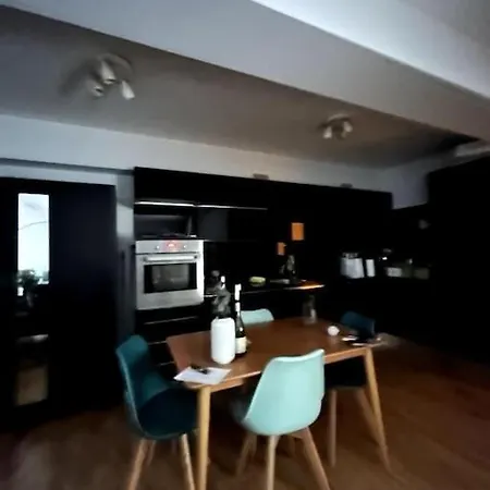 Lumineux A Belair 아파트